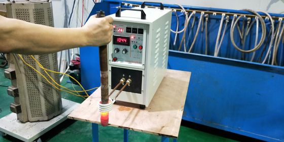 İyi fiyat Isı Dağıtıcı ve Alüminyum Eşanjör için 60KW Hızlı İndüksiyon Lehimleme Makinesi çevrimiçi