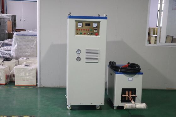 İyi fiyat 3 fazlı 380V 440V İndüksiyon söndürme makinesi DSP MF 200KW metal parçaları sertleştirme için endüstriyel ısı işleme ekipmanları çevrimiçi